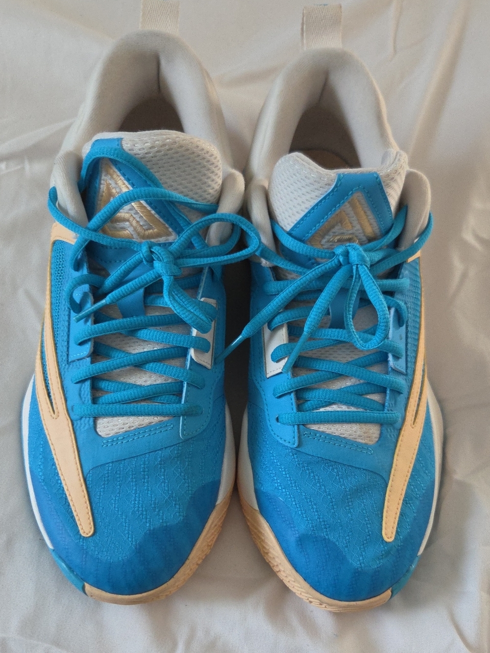 Men's Blue Athletic Sneakers with Cream Accents